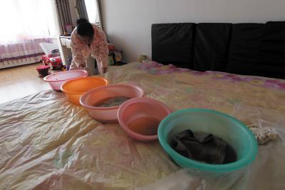 安图楼上漏水，住户失联，小区没物管，业主维权难！律师来支招……